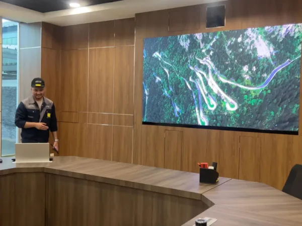LED Display Elevates Corporate Meeting Room at DPEM
