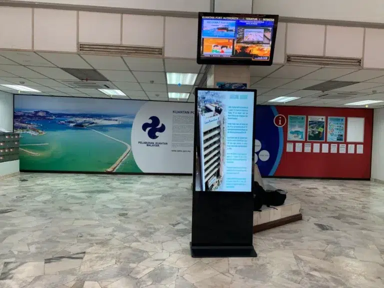 Touchscreen Floor Stand Kiosk For Lembaga Pelabuhan Kuantan Touchscreen