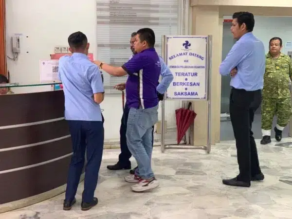 lembaga-perlabuhan-kuantan-touchscreen-floor-standing-kiosk-004