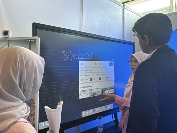 madani career fair 2025 smartboard arvia solutions israk solutions
