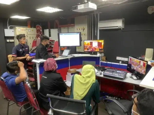 live-streaming