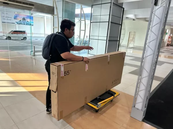 maqis-floor-standing-kiosk-FLR-103-55-005