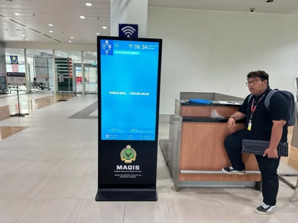 maqis-floor-standing-kiosk-FLR-103-55-007