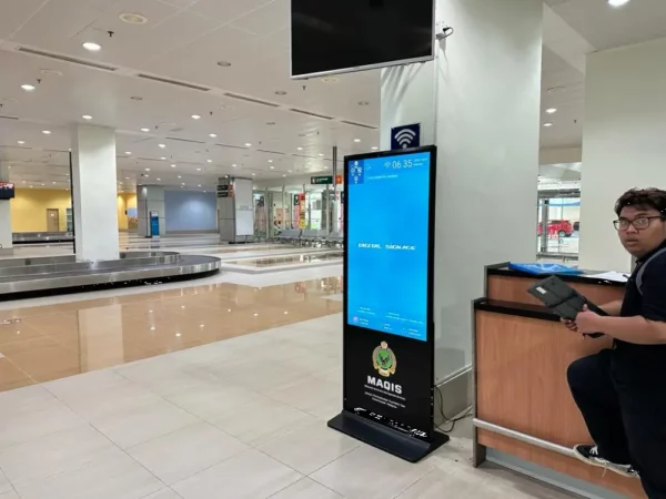 maqis-floor-standing-kiosk-FLR-103-55-009