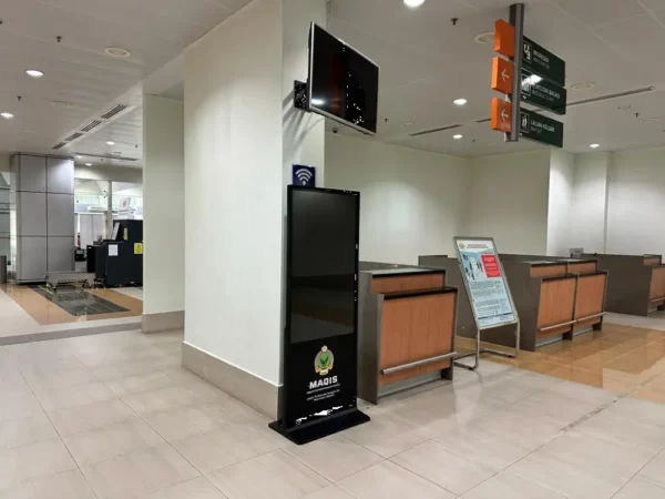 maqis-floor-standing-kiosk-FLR-103-55-010