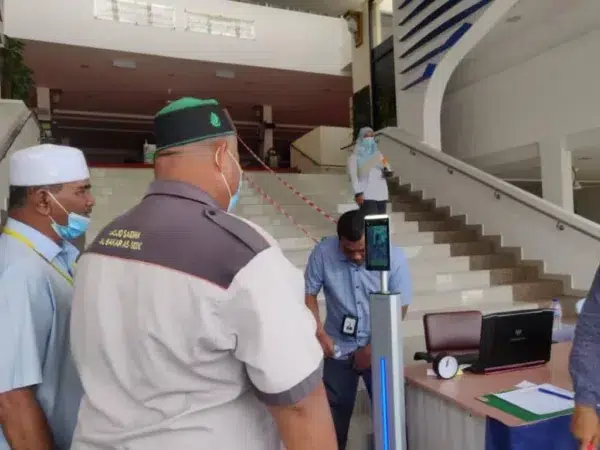 masjid-saidina-abu-bakar-as-siddiq-temperature-scanner-fever-screening-006