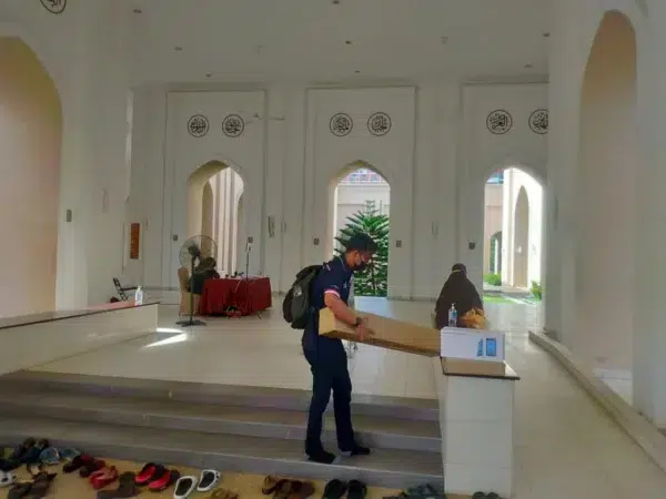 masjid-tengku-ampuan-jemaah-temperature-scanner-fever-screening-003