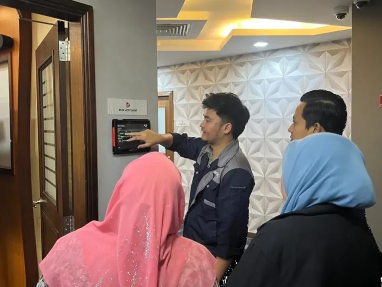 meeting room panel ict johor israk solutions arvia solutions