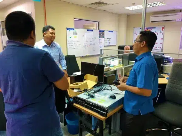 noish-bangi-digital-signage-media-player-005