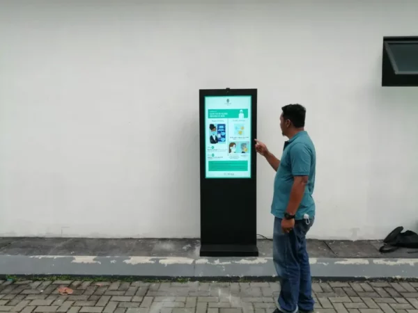 Digital Signage Outdoor Floor Stand Kiosk for EcoWorld Majestic Gallery – Semenyih 2022 – Complete Solutions – 2nd Installation
