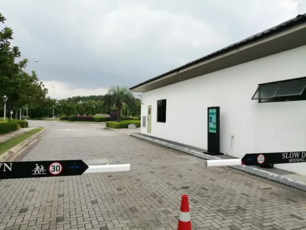 outdoor-standing-kiosk-out-107-43-jmb-cradleton-eco-majestic-003