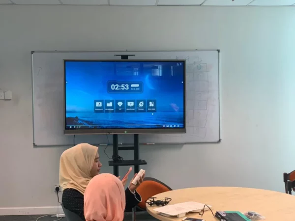 pebble-interactive-smartboard-003