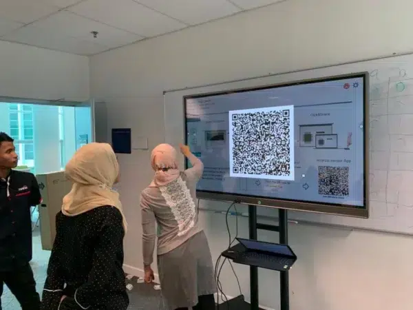 pebble-interactive-smartboard-007