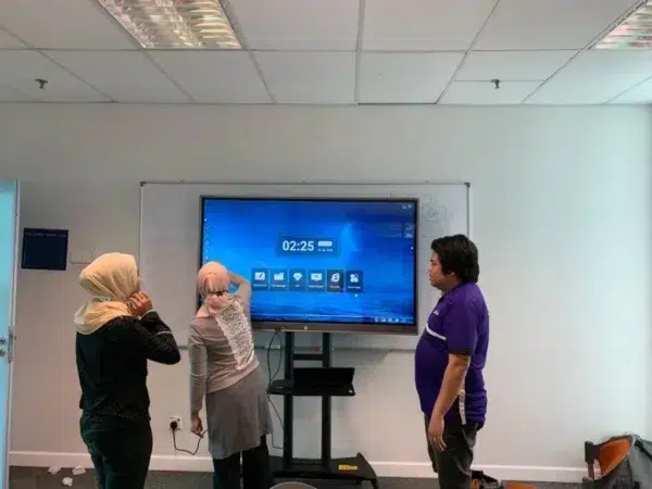 pebble-interactive-smartboard-009