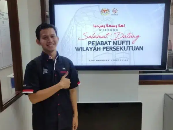 pejabat-mufti-kuala-lumpur-rotatable-floor-standing-kiosk-001