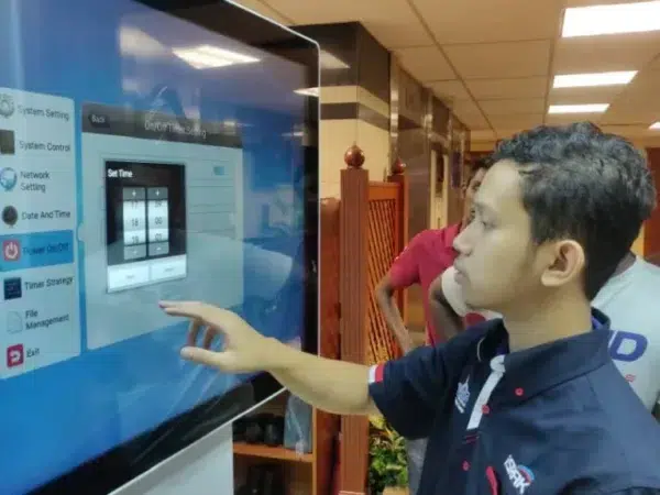pejabat-mufti-kuala-lumpur-rotatable-floor-standing-kiosk-004