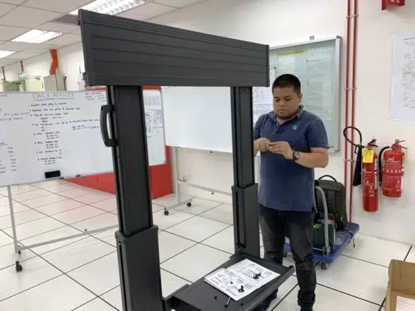 pengerang-terminal-interactive-smartboard-003