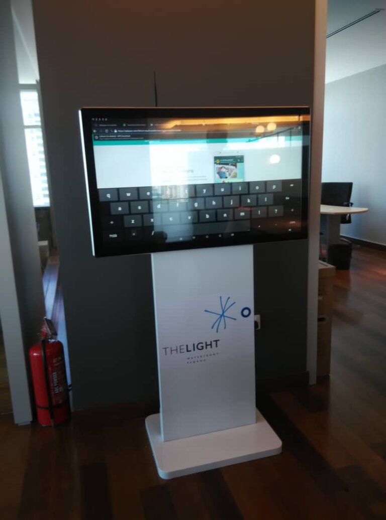 rotatable touchscreen floor stand kiosk 3