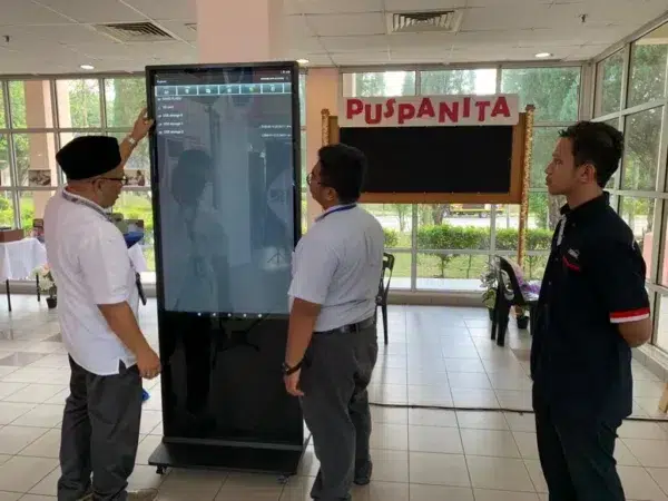 rtm-johor-touchscreen-floor-standing-kiosk-003