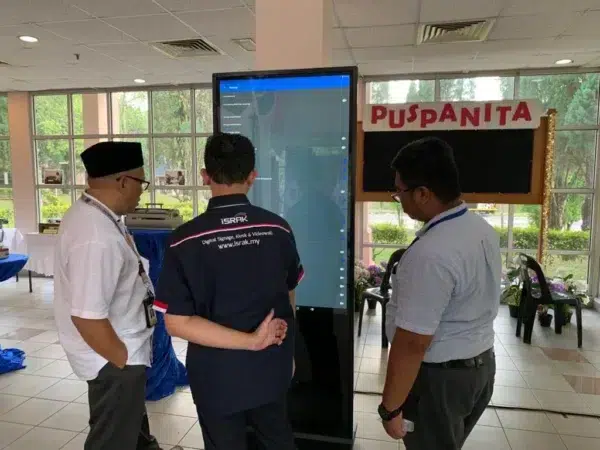 rtm-johor-touchscreen-floor-standing-kiosk-004