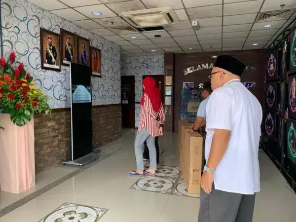 rtm-johor-touchscreen-floor-standing-kiosk-009