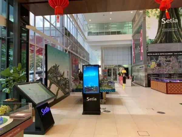 setia-alam-welcome-centre-touchscreen-floor-standing-kiosk-003