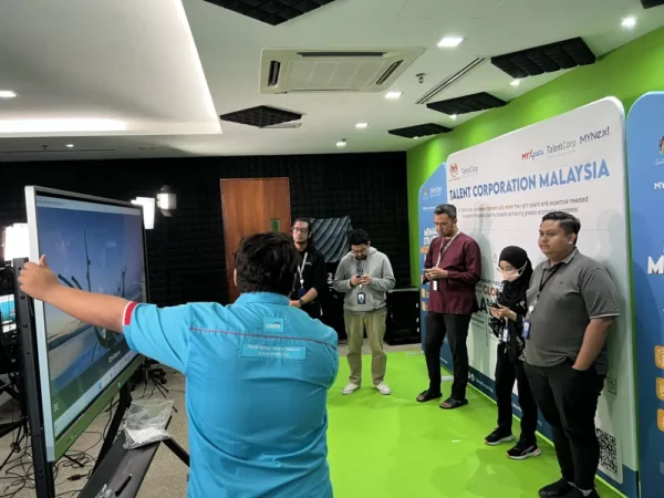 Interactive Smartboard for BSYNCLIVE SDN BHD 2023 – Complete Solutions