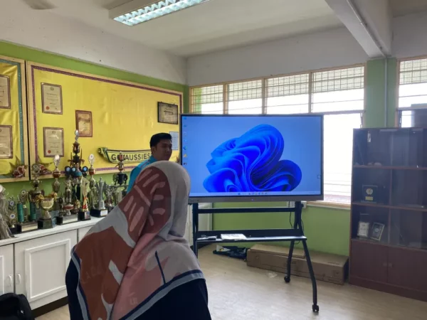 smartboard-65inch-smartboard-stand-black-bentong-pahang-004
