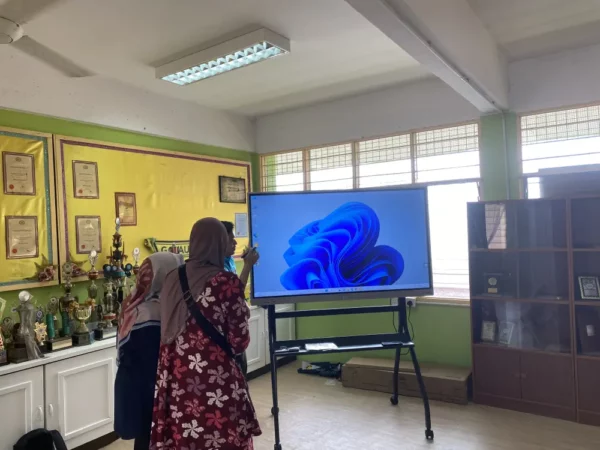 smartboard-65inch-smartboard-stand-black-bentong-pahang-011