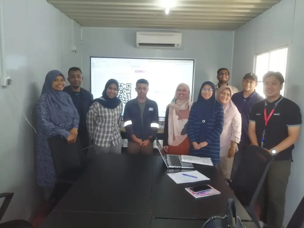 Smartboards: Increasing Audience Engagement With Interactive Presentations. smartboard 65inch smartboard stand ecms resourced 002