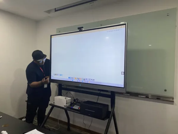 smartboard-65inch-smartboard-stand(black)-petaling-jaya-003