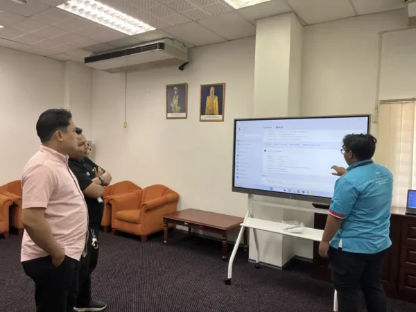 smartboard-65inch-stand-Akademi-Binaan-Malaysiar-001