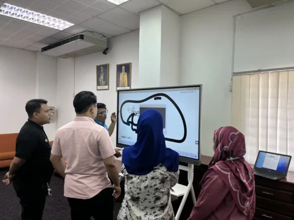 smartboard-65inch-stand-Akademi-Binaan-Malaysiar-006