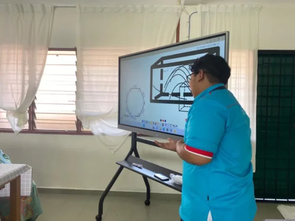 smartboard-65inch-stand-SMKA-tun-rahah-004