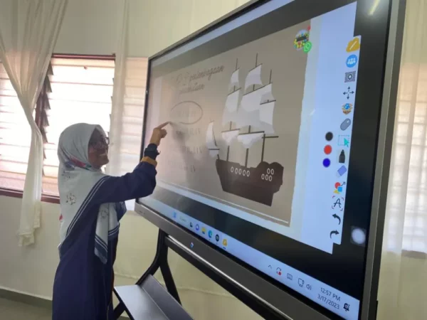 Interactive Smartboard for SMKA Tun Rahah 2023 – Complete Solutions