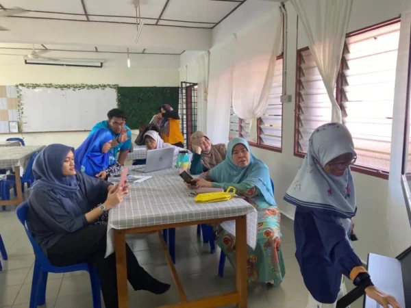 smartboard-65inch-stand-SMKA-tun-rahah-007