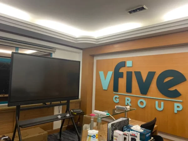 smartboard-65inch-vfive-003