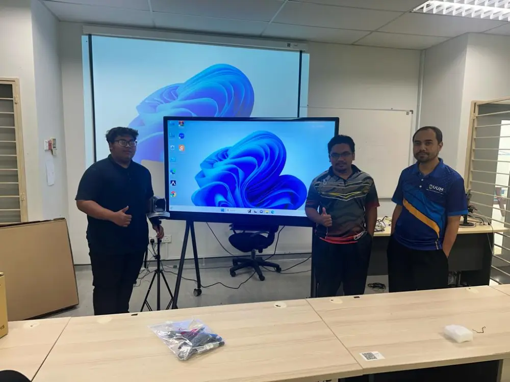 Interactive Smartboard & Auto Tracking Camera for UUM 2023 – Complete Solutions