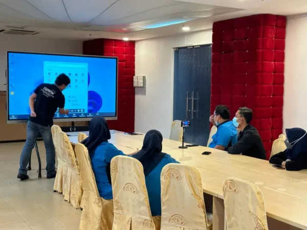 smartboard-ARV100-and-video-conferencing-bar-mawar-medical-centre002