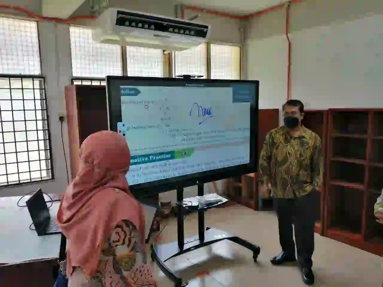 Interactive whiteboard, smartboard