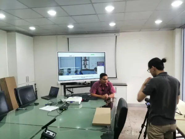 smartboard-arv-100-65-selia-selenggara-selangor-003