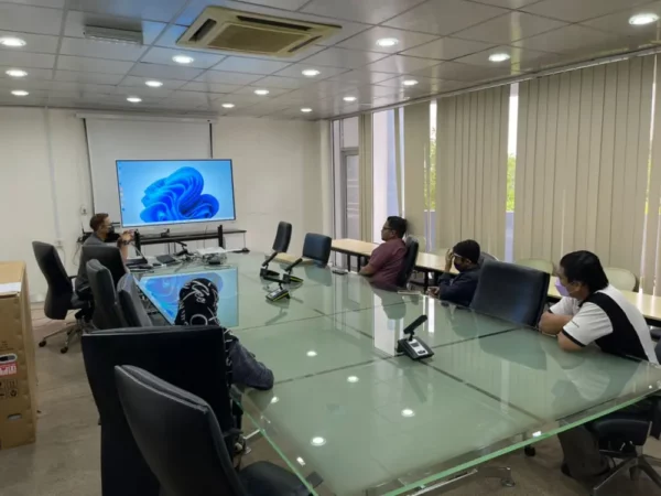 smartboard-arv-100-65-selia-selenggara-selangor-004