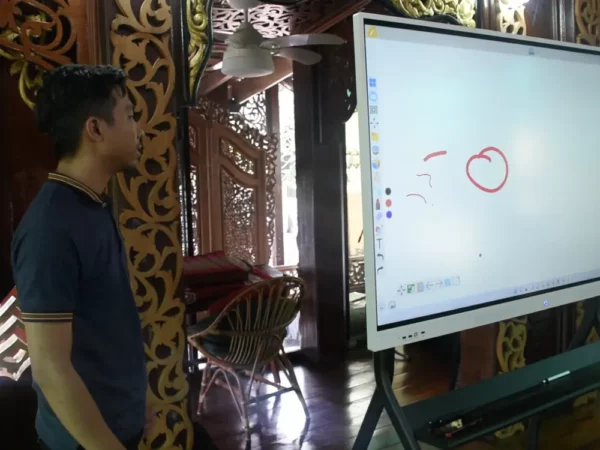 smartboard-arv-100-65-surau-raudah-006