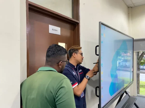 smartboard-arv-100-86inch-sime-darby-plantation-academy-selangor-pulau-carey-005