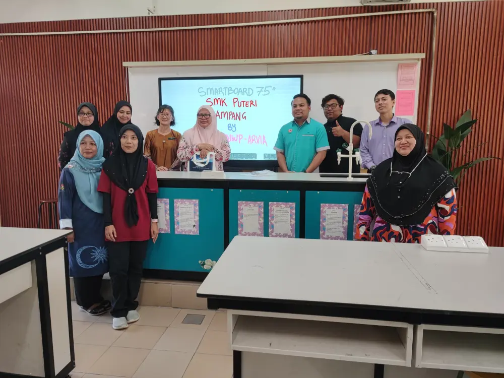 Arvia Smartboard Solutions: Collaboration SMK Puteri Ampang with ARV100