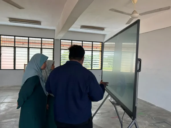 Smartboard technology at SMK Dato Onn Johor
