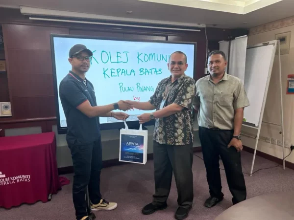 smartboard-arv100-75-kolej-komuniti-kepala-batas-003