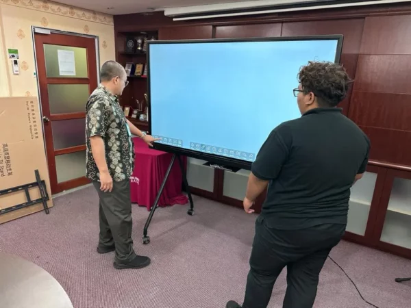 smartboard-arv100-75-kolej-komuniti-kepala-batas-012