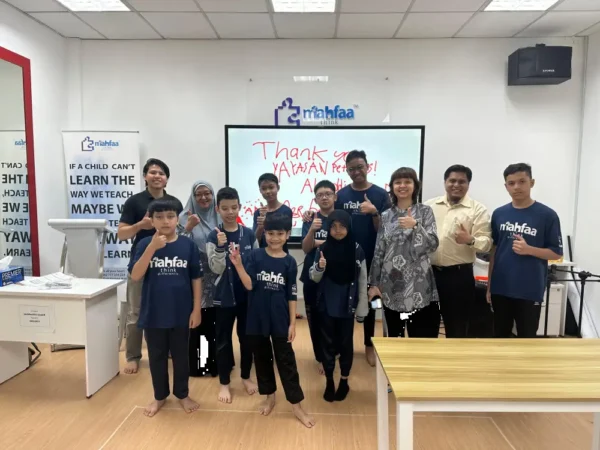 Pertubuhan PDK Autisme Enhances Learning with ARV100-86 Smartboard