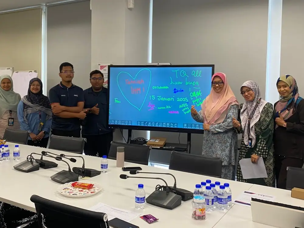 Academy of Medicine of Malaysia Upgrades with Smartboards ARV100-65 and ARV4800 Camera